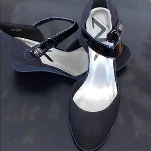 AK sport Velcro strap shoe